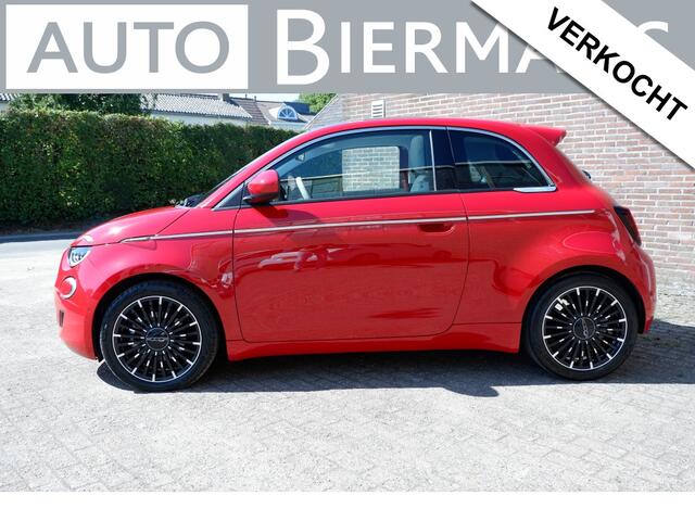 Fiat E-500 La Prima 42 kWh / INCL. 12 mnd BOVAG / JBL-Speakers / Camera