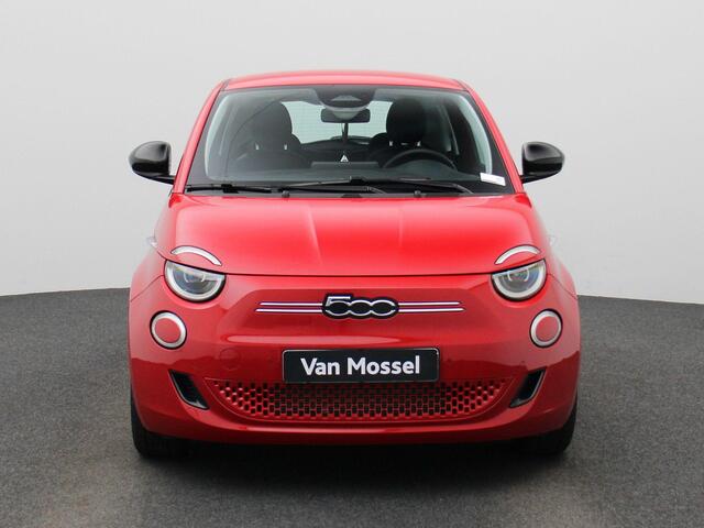 Fiat E-500 500e 42 kWh (Red) | Apple Carplay/Android Auto | Achteruitrijcamera | Cruise Control | Lichtmetalen Velgen |