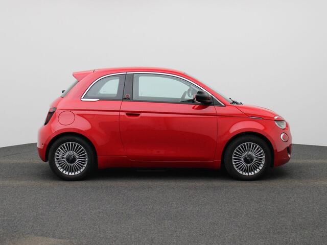 Fiat E-500 500e 42 kWh (Red) | Apple Carplay/Android Auto | Achteruitrijcamera | Cruise Control | Lichtmetalen Velgen |