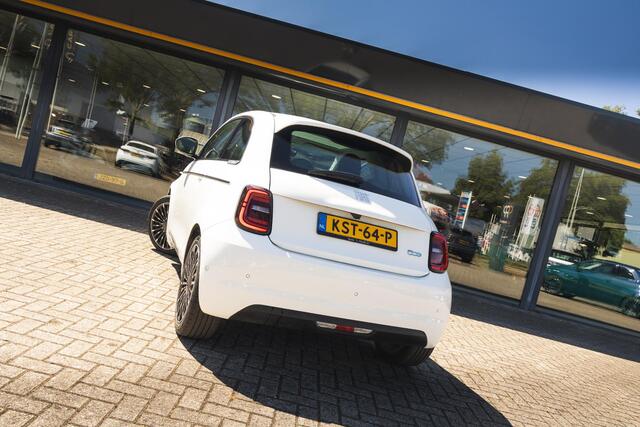 Fiat E-500 La Prima by Bochelli PANO / JBL / LEDER / ACC