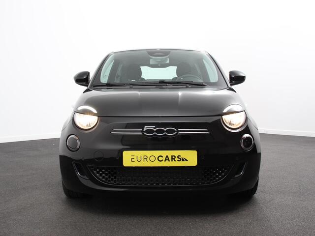 Fiat E-500 Berline 42 kWh Automaat Climate control Cruise control Achteruitrijcamera Led Navigatie Apple Carplay/ Android Auto Lichtmetalen velgen Stoelverwarming