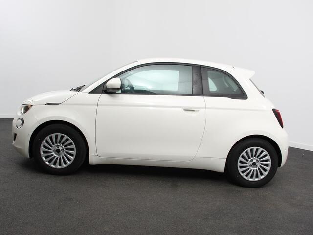 Fiat E-500 Berline 42 kWh Automaat Climate control Cruise control Achteruitrijcamera Led Navigatie Apple Carplay/ Android Auto