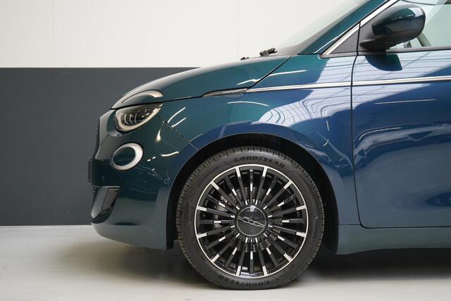 Fiat E-500 Cabrio La Prima 42 kWh SoH 94,9% | Leder | Stoelverwarming | Lm velgen | Navigatie | Carplay