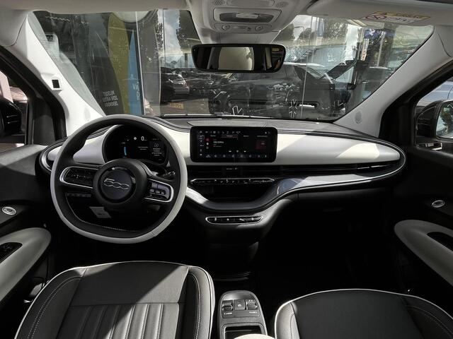Fiat E-500 La Prima 42 kWh | Panoramadak | Apple-Android | Parkeercamera