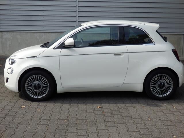 Fiat E-500 42 kWh Icon 42 kWh | SOH 96 % I Camera | Chroompakket | Park. sens. v+a I