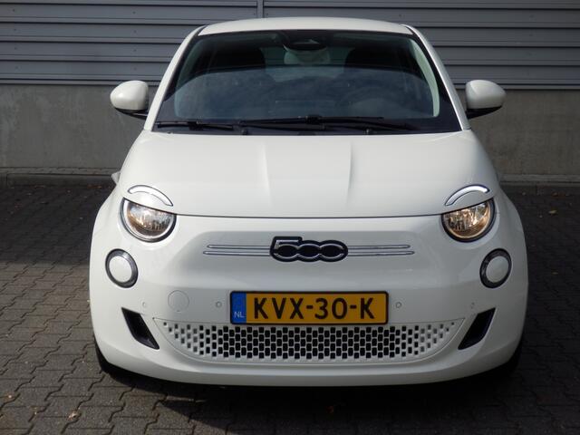 Fiat E-500 42 kWh Icon 42 kWh | SOH 96 % I Camera | Chroompakket | Park. sens. v+a I