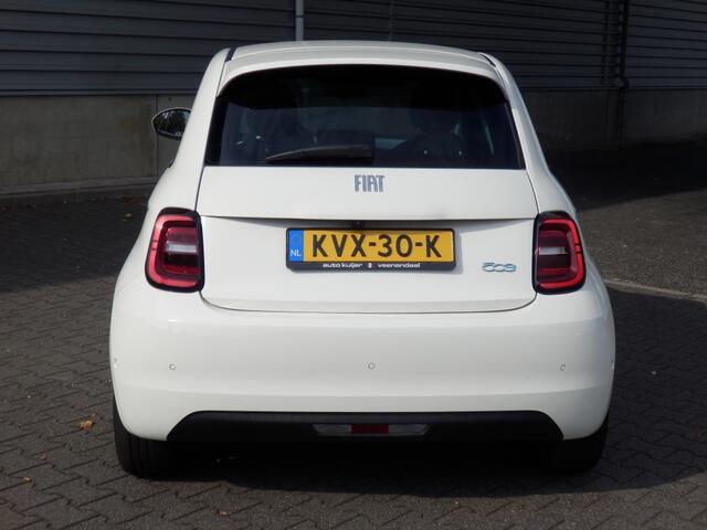 Fiat E-500 42 kWh Icon 42 kWh | SOH 96 % I Camera | Chroompakket | Park. sens. v+a I