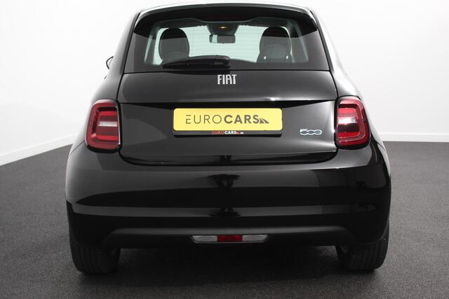 Fiat E-500 42 kWh 118pk Icon Actieradius WLTP 329km Navigatie Apple Carplay/Android Auto Cruise Control Comfort-pakket Climate Control