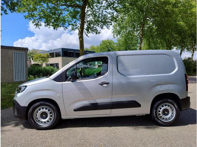 Fiat E-Doblo L1 50 kWh 136pk | 8 jaar garantie | Multimedia | Apple Carplay | Android Auto | Achteruitrijcamera | Parkeersensoren achter | Winter pakket | Stoelverwarming | Stuurverwarming | Warmtepomp | Digital cockpit | Stuurwielbediening | Reservewiel | van ¤31.409