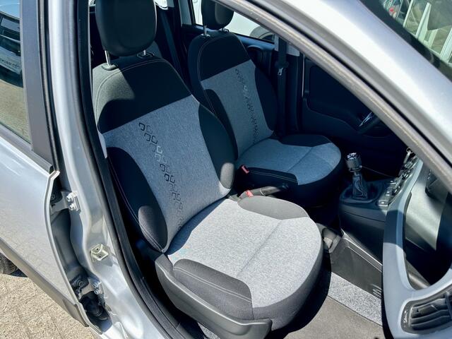 Fiat PANDA 1.2 Lounge | All seasons | Parkeersensoren