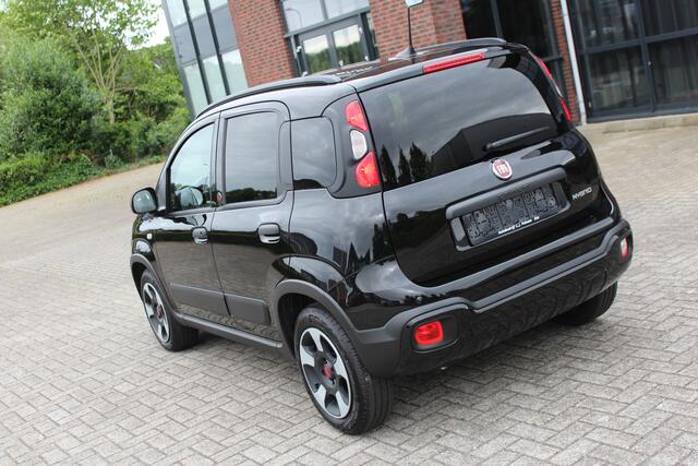 Fiat PANDA 1.0 Hybrid RED Cross Clima-Parkeersensoren-Bluetooth-Carplay