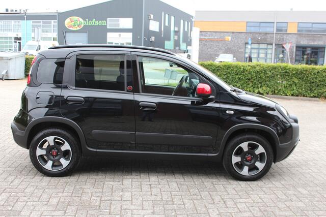 Fiat PANDA 1.0 Hybrid RED Cross Clima-Parkeersensoren-Bluetooth-Carplay