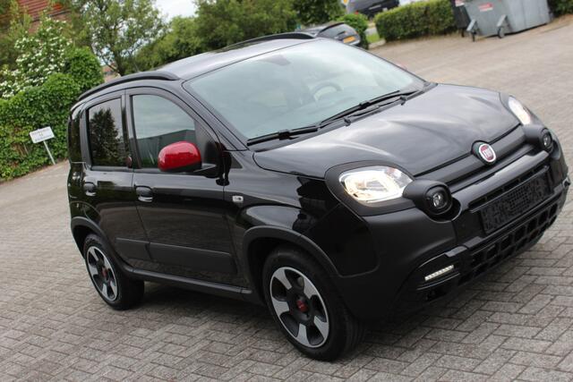 Fiat PANDA 1.0 Hybrid RED Cross Clima-Parkeersensoren-Bluetooth-Carplay