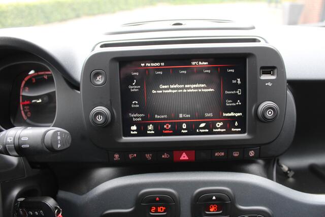 Fiat PANDA 1.0 Hybrid RED Cross Clima-Parkeersensoren-Bluetooth-Carplay