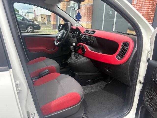 Fiat PANDA 1.2 Lounge Airco NAP Luxe Uitvoering!