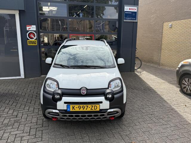 Fiat PANDA 1.0 Hybrid Cross / Airco clima/ Apple carplay/ PDC/ LED/ Trekhaak
