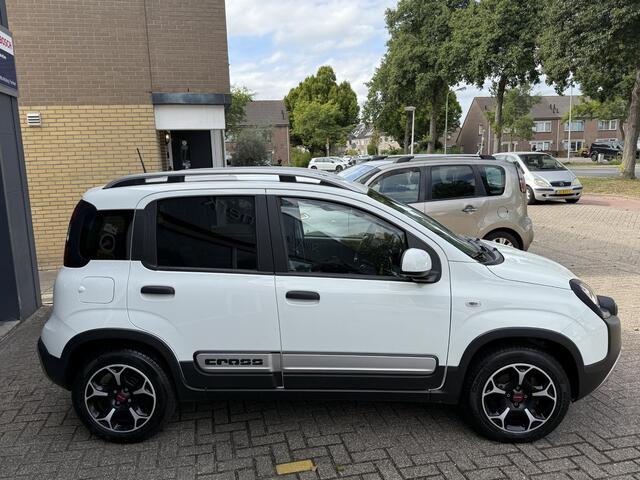 Fiat PANDA 1.0 Hybrid Cross / Airco clima/ Apple carplay/ PDC/ LED/ Trekhaak