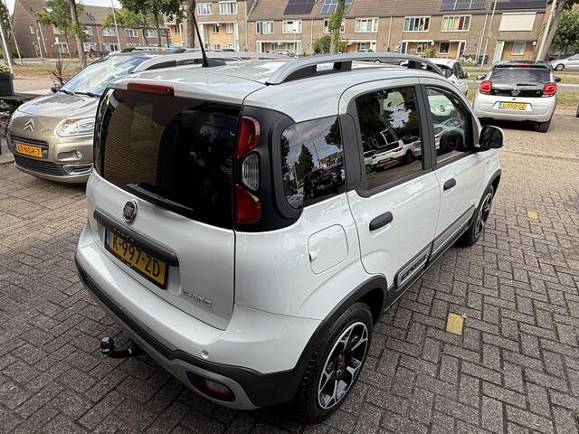 Fiat PANDA 1.0 Hybrid Cross / Airco clima/ Apple carplay/ PDC/ LED/ Trekhaak