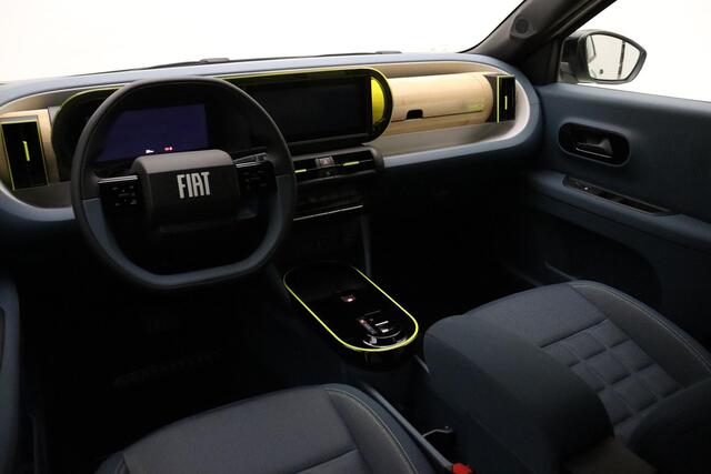 Fiat PANDA Grande 1.2 Hybrid La Prima | Navigatie | Climate control | Camera | Dakrails | Lichtmetalen velgen | Extra getint glas | Nieuw model | Hoge instap