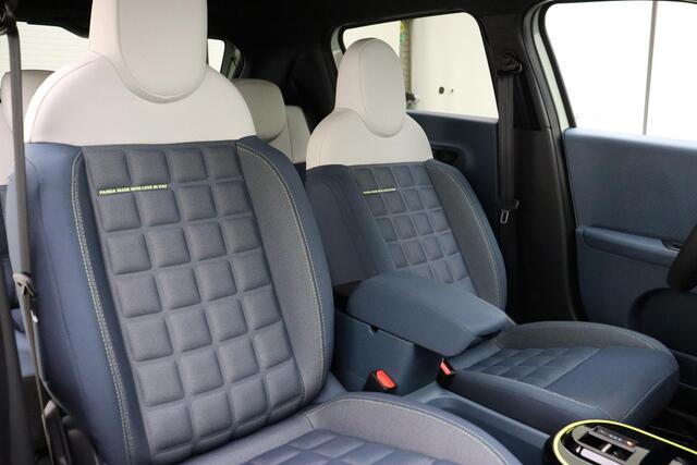 Fiat PANDA Grande 1.2 Hybrid La Prima | Navigatie | Climate control | Camera | Dakrails | Lichtmetalen velgen | Extra getint glas | Nieuw model | Hoge instap