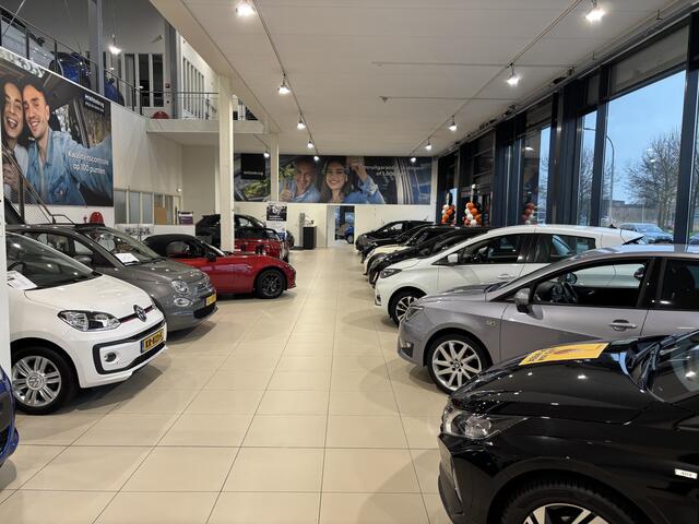 Fiat PANDA 1.0 Hybrid Pandina UIT VOORRAAD LEVERBAAR - DIRECT RIJDEN