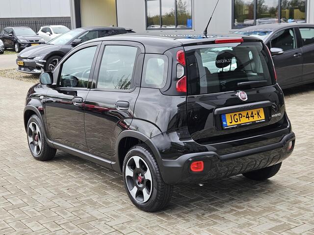 Fiat PANDA 1.0 Hybrid City Cross Hoge instap