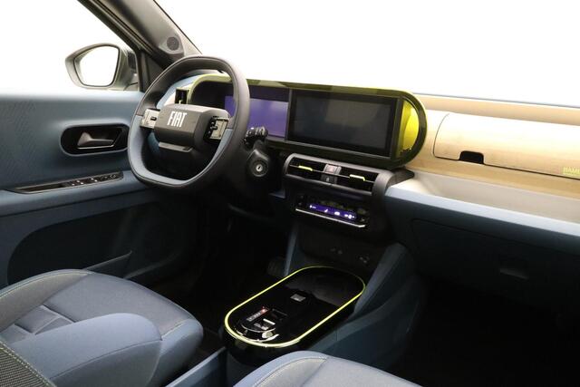 Fiat PANDA Grande La Prima 11 kW 44 kWh | NIEUW | Navigatie | Stoel & Stuurverwarming | Camera | Dakrails | Extra getint glas | Hoge instap | Nieuw model