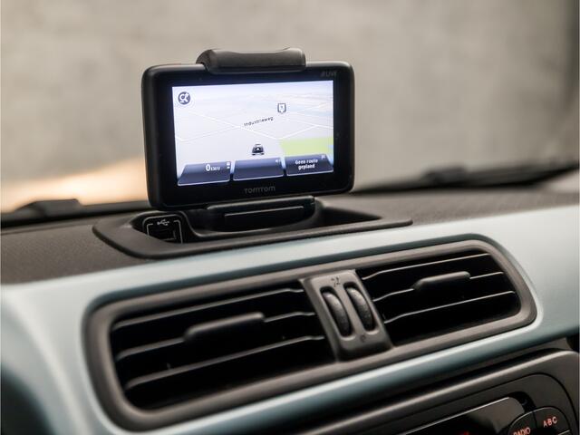 Fiat PANDA 1.0 Cross Sport (NAVIGATIE, CLIMATE, TREKHAAK, GETINT GLAS, SPORTSTOELEN, CRUISE, LM VELGEN, PARKEERSENSOREN, ELEK RAMEN, NIEUWE APK, NIEUWSTAAT)