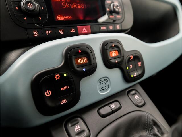 Fiat PANDA 1.0 Cross Sport (NAVIGATIE, CLIMATE, TREKHAAK, GETINT GLAS, SPORTSTOELEN, CRUISE, LM VELGEN, PARKEERSENSOREN, ELEK RAMEN, NIEUWE APK, NIEUWSTAAT)