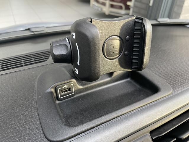 Fiat PANDA 1.0 Hybrid City Life Airco - Parkeersensoren achter - bluetooth - Dakrails - Radio - Centrale vergrendeling met afstandsbediening - Start/ stop systeem