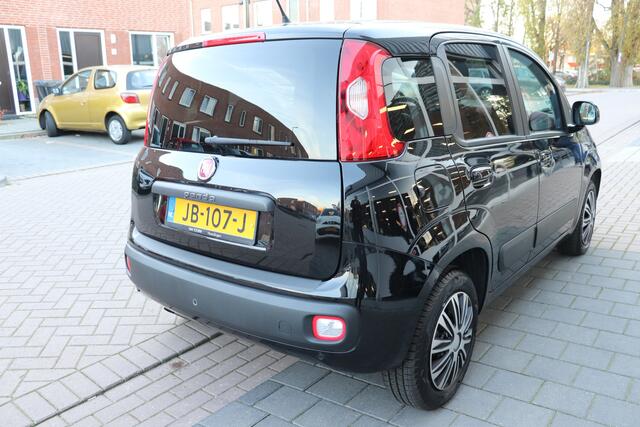 Fiat PANDA 0.9 TwinAir Lounge Automaat. .