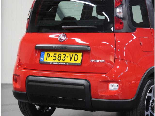 Fiat PANDA 1.0 Hybrid Sport | 1ste eigenaar | AppleCarplay/Android Auto | Licht Metalen Velgen | Climate Control | Isofix | DAB Radio | Mist lampen |