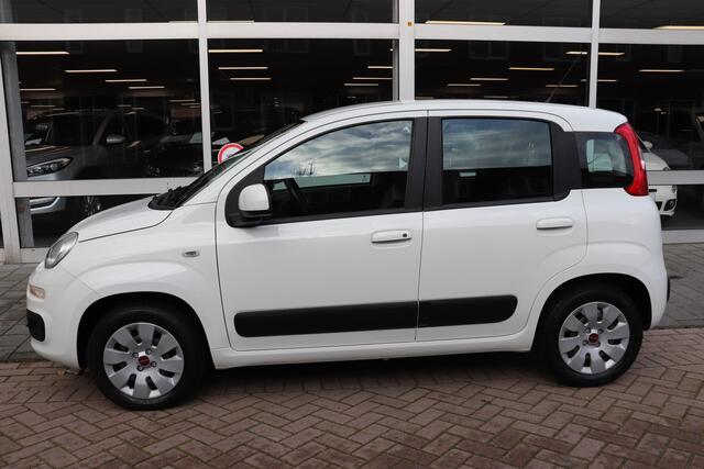 Fiat PANDA 0.9 TwinAir Lounge Automaat. Trekhaak.