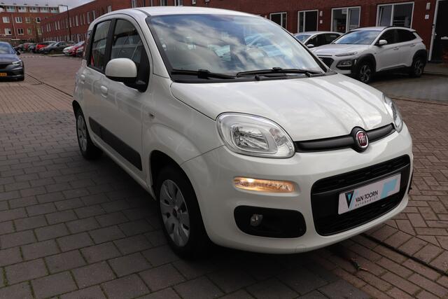 Fiat PANDA 0.9 TwinAir Lounge Automaat. Trekhaak.