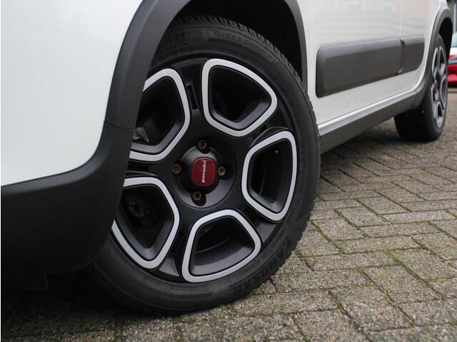 Fiat PANDA 1.0 Hybrid City Life Parkeersensoren, Bluetooth, Airco, DAB Radio