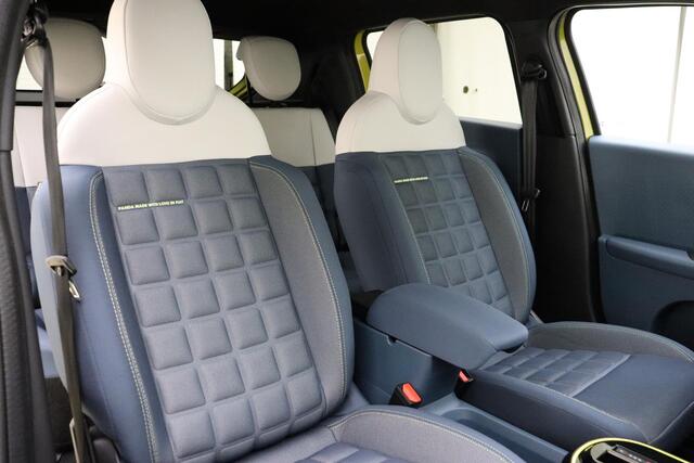 Fiat PANDA Grande La Prima 11 kW 44 kWh | Navigatie | Climate control | Camera | Draadloze telefoonlader | Extra getint glas | Dakrails | NIEUW MODEL