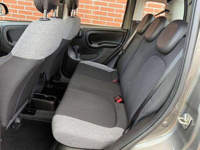Fiat PANDA 1.0 HYBRID CROSS AIRCO STOEL IN HOOGTE VERSTELBAAR ELEK RAMEN /