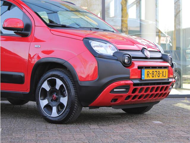 Fiat PANDA 1.0 Hybrid RED Cross | Apple Carplay / Climate