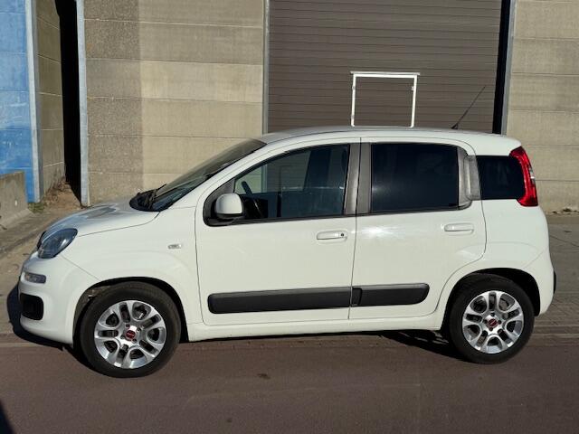 Fiat PANDA 0.9 TwinAir Lounge Automaat 1e eig 2018 NAP Hele leuke auto met een airco, cruise control, etc.