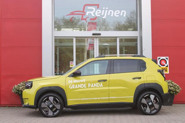 Fiat PANDA Grande LA PRIMA 113PK 11 kW 44 kWh | WINTERPACK: STOEL/STUUR/VOORRUIT VERWARMING | DRAADLOZE APPLE CARPLAY/ANDROID AUTO | NAVIGATIE | ACHTERUITRIJCAMERA | PARKEERSENSOREN VOOR + ACHTER | DRAADLOZE TELEFOONLADER | LED KOPLAMPEN | CLIMATE CONTROL | 3-FASE |
