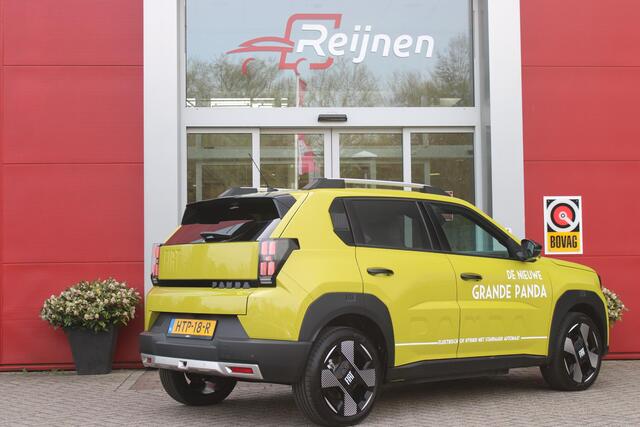 Fiat PANDA Grande LA PRIMA 113PK 11 kW 44 kWh | WINTERPACK: STOEL/STUUR/VOORRUIT VERWARMING | DRAADLOZE APPLE CARPLAY/ANDROID AUTO | NAVIGATIE | ACHTERUITRIJCAMERA | PARKEERSENSOREN VOOR + ACHTER | DRAADLOZE TELEFOONLADER | LED KOPLAMPEN | CLIMATE CONTROL | 3-FASE |