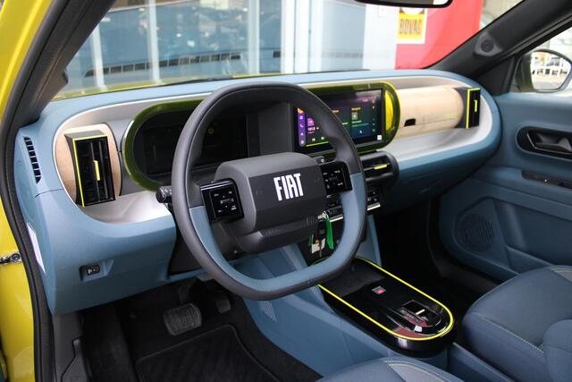 Fiat PANDA Grande LA PRIMA 113PK 11 kW 44 kWh | WINTERPACK: STOEL/STUUR/VOORRUIT VERWARMING | DRAADLOZE APPLE CARPLAY/ANDROID AUTO | NAVIGATIE | ACHTERUITRIJCAMERA | PARKEERSENSOREN VOOR + ACHTER | DRAADLOZE TELEFOONLADER | LED KOPLAMPEN | CLIMATE CONTROL | 3-FASE |