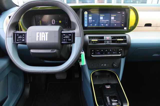 Fiat PANDA Grande LA PRIMA 113PK 11 kW 44 kWh | WINTERPACK: STOEL/STUUR/VOORRUIT VERWARMING | DRAADLOZE APPLE CARPLAY/ANDROID AUTO | NAVIGATIE | ACHTERUITRIJCAMERA | PARKEERSENSOREN VOOR + ACHTER | DRAADLOZE TELEFOONLADER | LED KOPLAMPEN | CLIMATE CONTROL | 3-FASE |