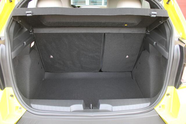 Fiat PANDA Grande LA PRIMA 113PK 11 kW 44 kWh | WINTERPACK: STOEL/STUUR/VOORRUIT VERWARMING | DRAADLOZE APPLE CARPLAY/ANDROID AUTO | NAVIGATIE | ACHTERUITRIJCAMERA | PARKEERSENSOREN VOOR + ACHTER | DRAADLOZE TELEFOONLADER | LED KOPLAMPEN | CLIMATE CONTROL | 3-FASE |