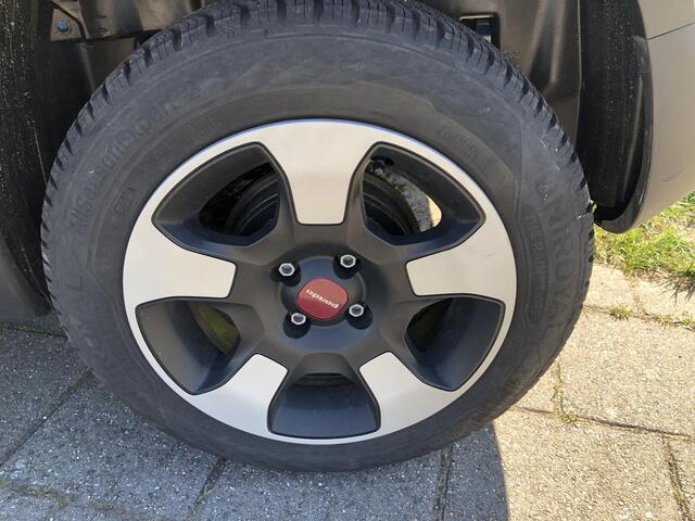 Fiat PANDA 1.0 Hybrid Cross CLIMATE|APPLE/ANDROID|5-PERSOONS|BLUETOOTH