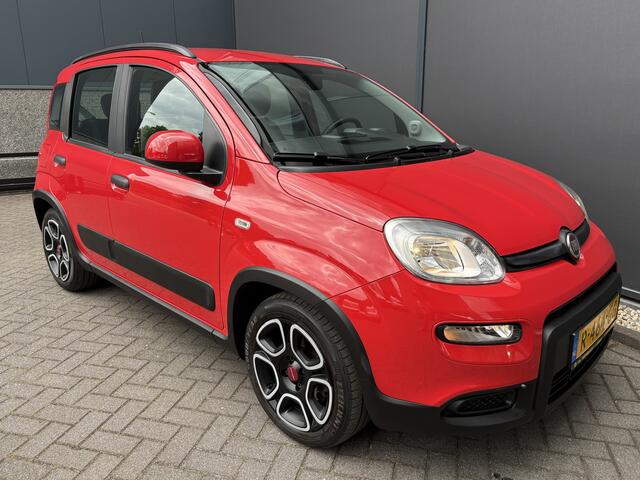 Fiat PANDA 1.0 Hybrid sport Airco - Dakrails - Radio - Bluetooth - Centrale deurvergrendeling met afstandsbediening - Elektrische ramen - Start/stop systeem - Stuur multifunctioneel