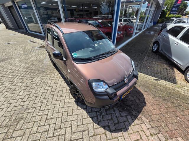 Fiat PANDA 1.2 Cross trussardi uniek!