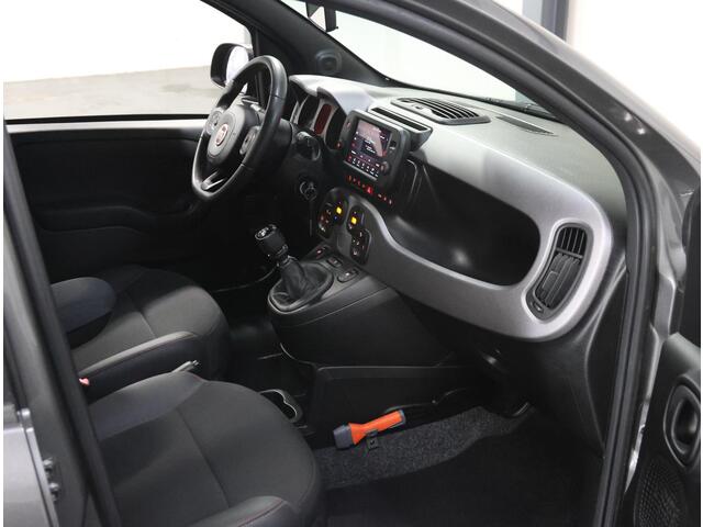 Fiat PANDA 1.0 Hybrid Sport | 1ste eigenaar | AppleCarplay/Android Auto | Licht Metalen Velgen | Climate Control | Isofix | DAB Radio | Mist lampen | Isofix | Privacy Glass | Parkeersensoren |