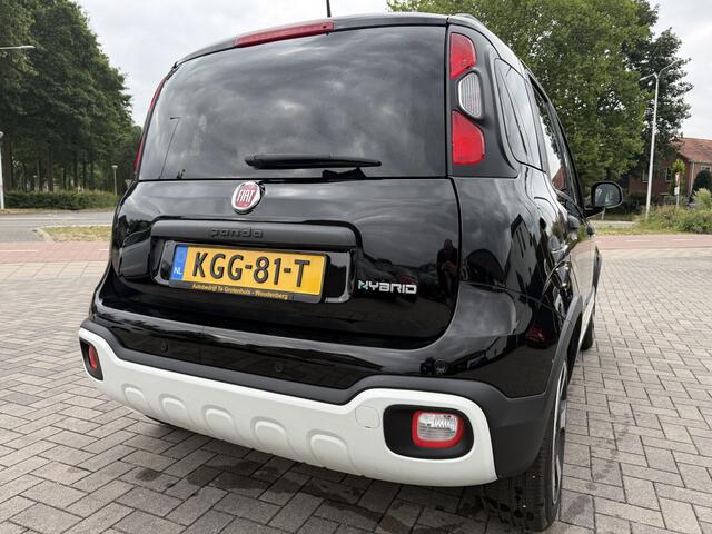 Fiat PANDA Cross 1.0 Hybrid Pandina