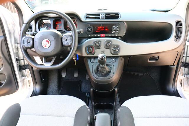 Fiat PANDA 0.9 TwinAir Lounge O.a: Led dagrijverl, Airco, Radio, Uconnect, Afstandsbed, Etc. All-in prijs!